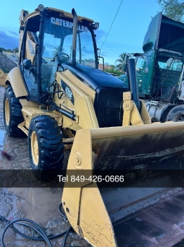 Caterpillar 420e 4x4 2009 en monte plata