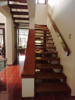 Vendo cómoda confortable y bella  casa en arroyo hondo viejo de oportu