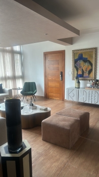 Vendo apartamento en bella vista en 5to piso con excelente distribució
