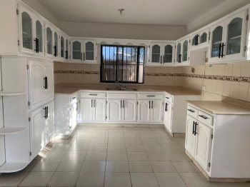 Casa en residencial antares cerca de la ave. españa