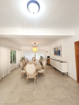 Villa de 7 habitaciones en venta en juan dolió.