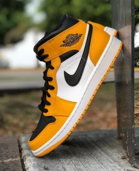 Tenis sneakers nike air jordan 1 mid taxi black and yellow original