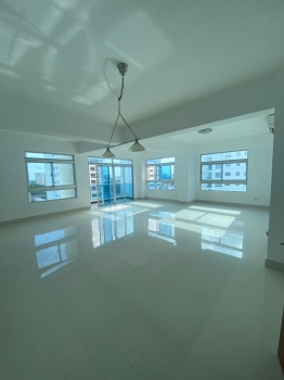 Alquiler de amplio apartamento en bella vista santo domingo
