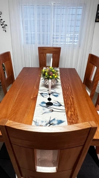Se vende comedor en caoba