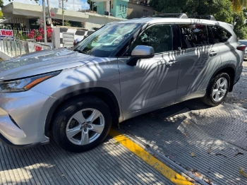 Se vende toyota highlander 2020 le