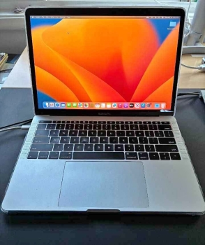 Macbook pro 2017 13 inch i5 128gbssd 8gb ram en samaná