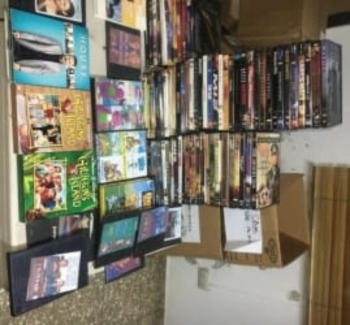 Un lote de mas de 150 pelicula de accion drama clasicos romance conci