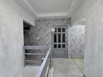 Local 2do. nivel en los restauradores para salón de belleza u oficina