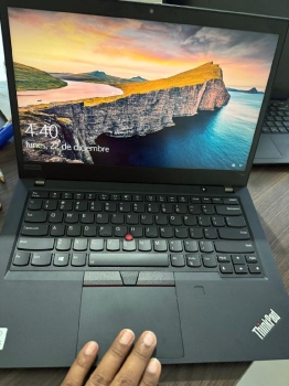 Laptop lenovo thinkpad t14 gen5 .