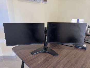 Base doble para dos monitores .