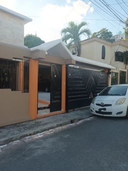 Vendo casa dos niveles urbanizaciÓn buena vista ii santo domingo norte