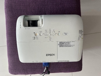 Proyector epson s6 powerlite 2200 lumens en jarabacoa