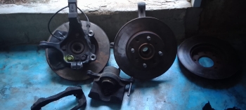 Piña de carro nissan tiida con disco completo ambos lados izquierdo y