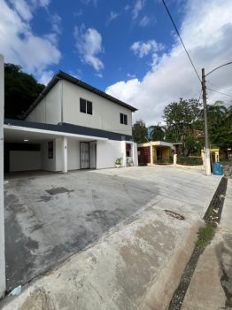 En alquiler local comercial de 325 mt2 en mirador sur