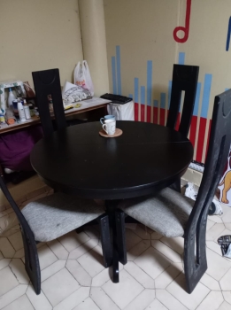 Mesa de 4 a 6 sillas