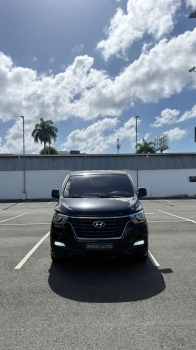 Starex 2019 12 pasajeros  diesel vgt  a/c doble zona  luces led  15500