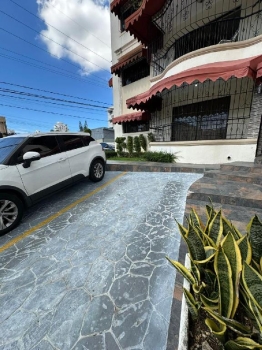 Apartamento en primer piso en venta – renacimiento santo domingo