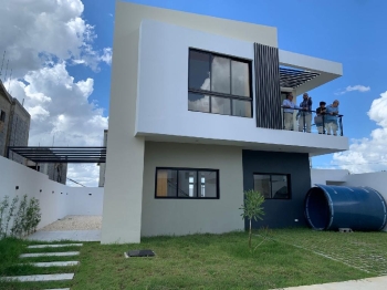 Casas en venta dentro de residencial.