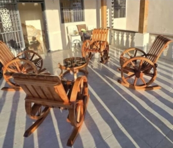 Mesedora en madera para terrzada patio  jardin galeria
