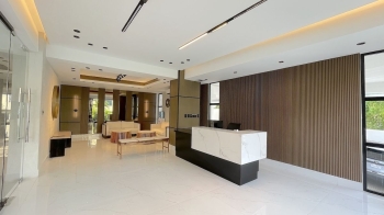 Apartamento con terraza de dos habitaciones en zona universitaria