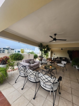 Evaristo morales 3 habitaciones 2 parqueos con ascensor exclusivo