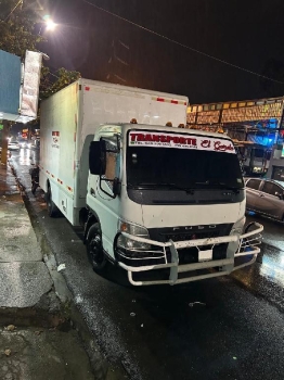 Mitsubishi fuso 2008 en peravia