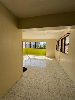 Amplio apartamento 2do piso 3 habitaciones en venta en avenida indepen