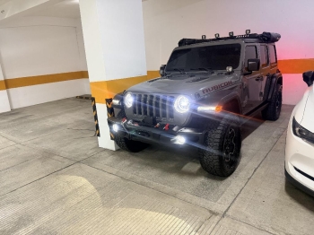 Jeep wrangler rubicon 2023 poco uso. 25mil km