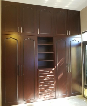Fabricantes de closet en madera color caoba