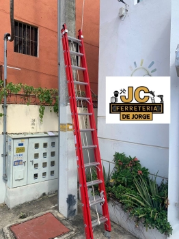 Escaleras telescopicas en fibra de vidrio