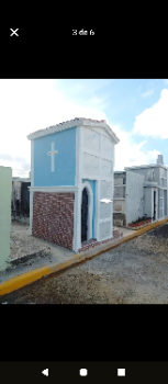 Un panteón ubicado en el cementerio de la gomez