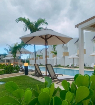Renta de townhouses de 2 habitaciones en playa nueva romana