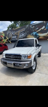 Toyota land cruiser serie 70 año 2017 pintura impecable