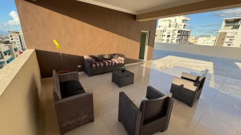 Amplio apartamento de 135 m en evaristo morales con ascensor y área so
