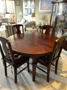 Comedor en caoba maciza – clÁsico y elegante