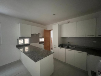 Apartamento de 3 habitaciones en venta en alma rosa i