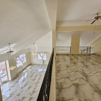 Amplio apartamento en venta en evaristo morales – 240 m a esquina de l