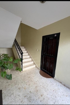 Apartamento remodelado en venta en evaristo morales – confort y excele