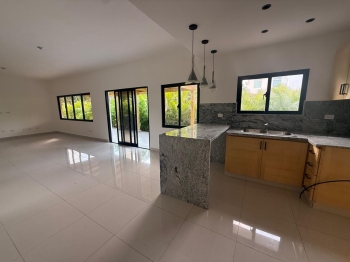 Villa de 4 habitaciones en venta en juan dolió.