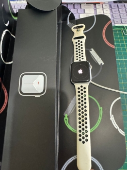 Apple watch se 44 mm