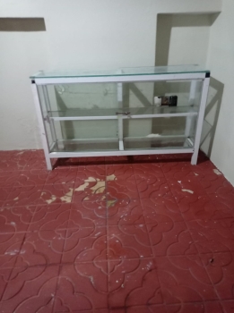 Vendo vitrina de vidrio