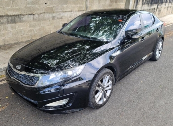 Kia k5 color negro 2013