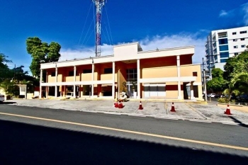 Alquilo local  comercial en la esperilla