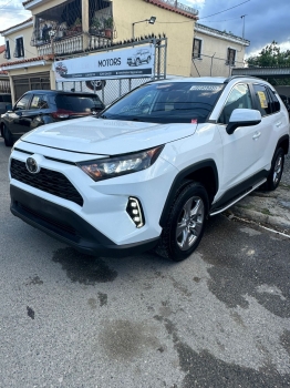 Toyota rav4 le awd 2020