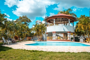 Espectacular villa amueblada en venta en pedro brand