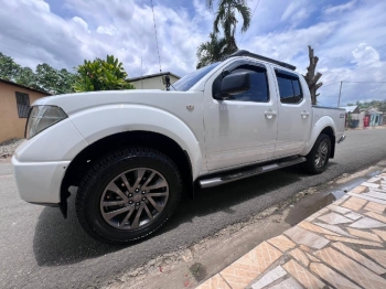 Nissan navara 2013 en monseñor nouel