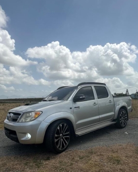Toyota hilux srv 2007 en peravia