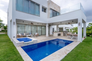 Vendo hermosa villa en playa nueva romana