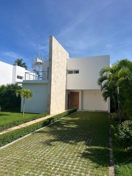 Vendo hermosa villa en playa nueva romana