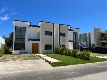 Vendo hermosa villa en playa nueva romana